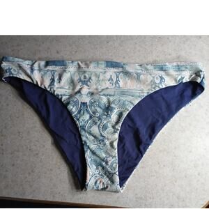 Roxy Blue Paisley Bikini Bottom Medium Reversible Surf Swim Low Rise Beach